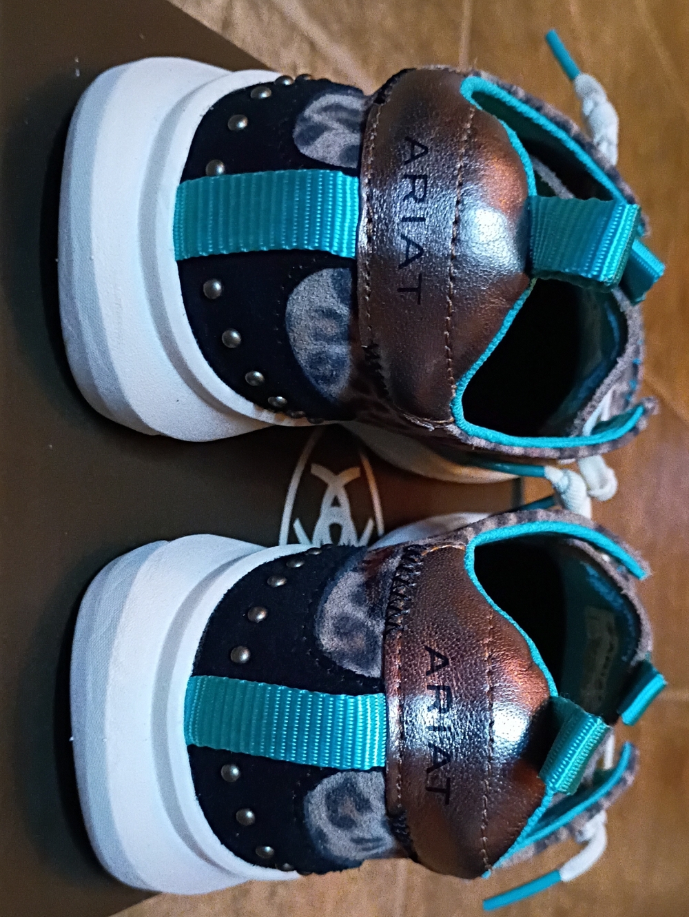 ARIAT Women's Leopard Print Moccasins NWT Shoes W/Teal Trim Size 6.5 - Picture 8 of 15